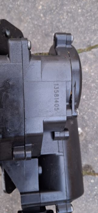 Zamek klapy bagażnika opel Insignia kombi