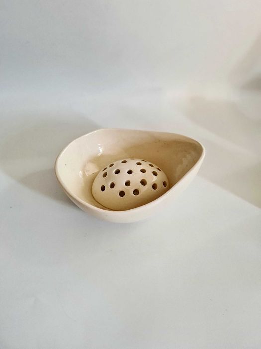 Ikebana kremowa fajans / design PRL 18 cm, organiczny kształt Włocławek?