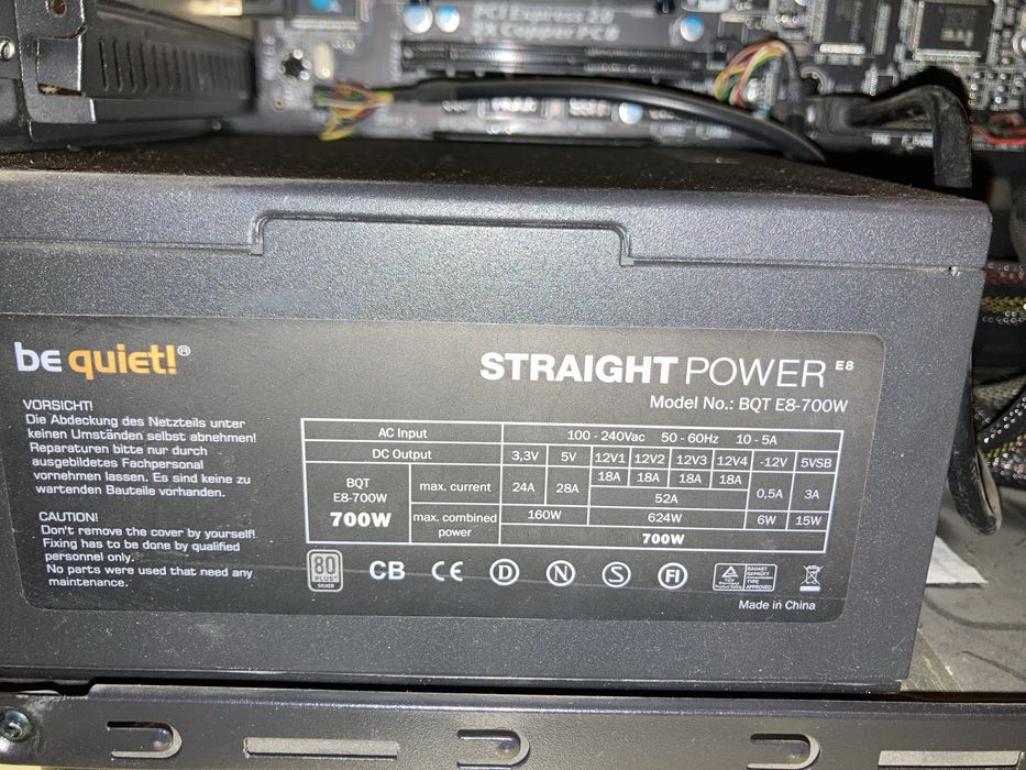 Komputer do gier z monitorem