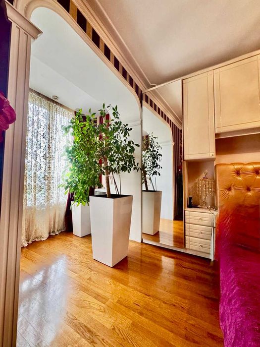 3-кімнатна квартира з ВЕЛИКОЮ кухнею! ! Класна локація! A11