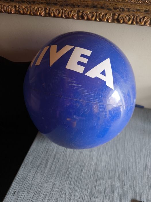 Bola insuflável NIVEA
Bola insuflável com a marca NIVEA.

- Cor azul.
