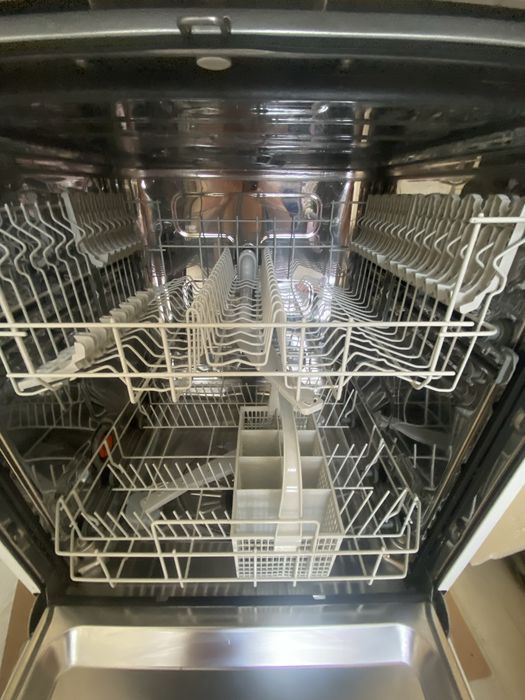 Посудомиюча машина Zanussi