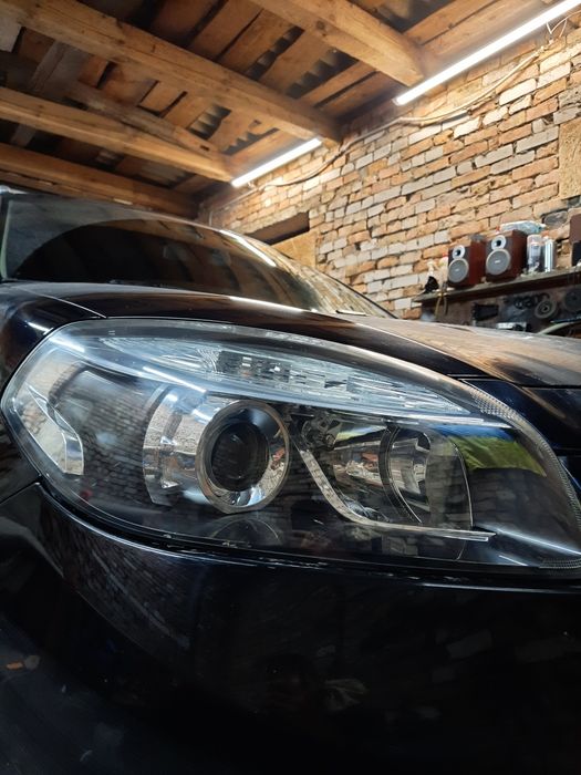 Полірування фар автомобіля