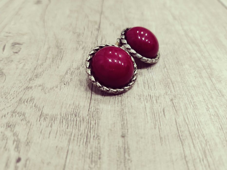 Kolczyki damskie vintage, urok dawnych lat