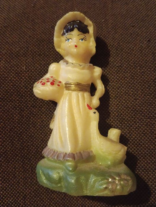 Статуэтка Германия Девочка с гусём.