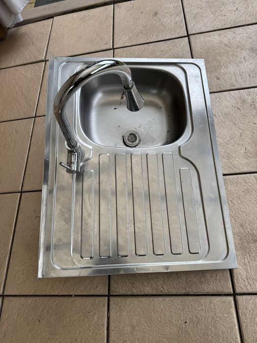 Zlew kuchenny z baterią