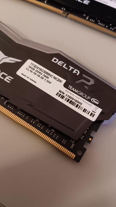 Team Force Delta  R - 32 GB (2x16GB) RAM RGB