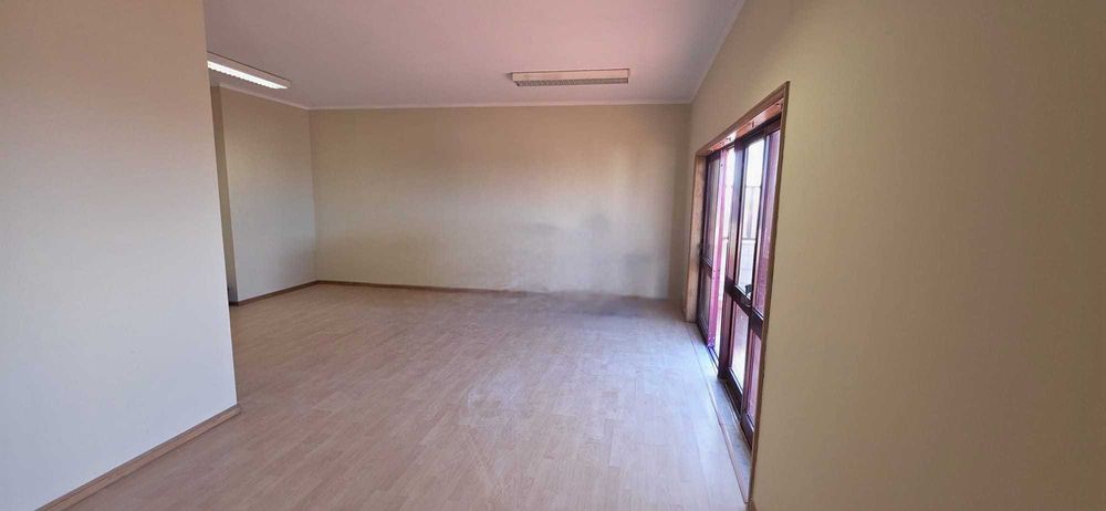 Escritório Sto Ovídio Gaia 100m² garagem privativa, terraço e elevador