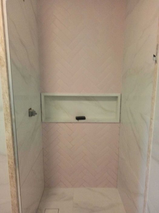 Pedreiro especializado em reformas, azulejos e reboco .