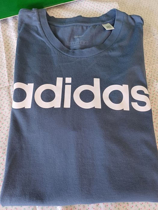 T-shirts Adidas como novas tamanho S.