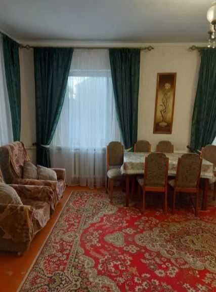 Оренда будинку, загальна площа 58 кв.м. невеличкий! Але вигідна ціна і нормальний житловий стан, наявні всі комунікації. МОЖНА З ТВАРИНАМИ! Дзвоніть