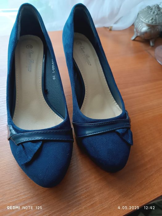 Buty damskie na obcasie 39 pantofle szpilki
