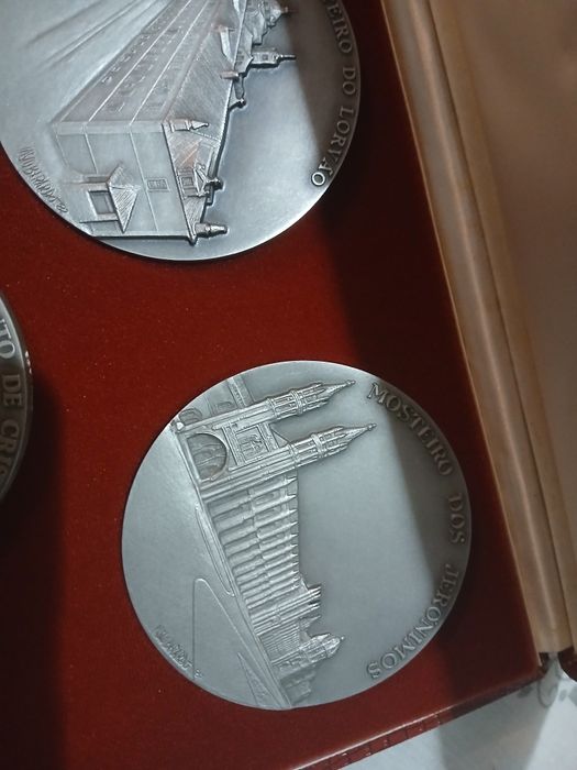Medalhas monumentos Portugal Estanho