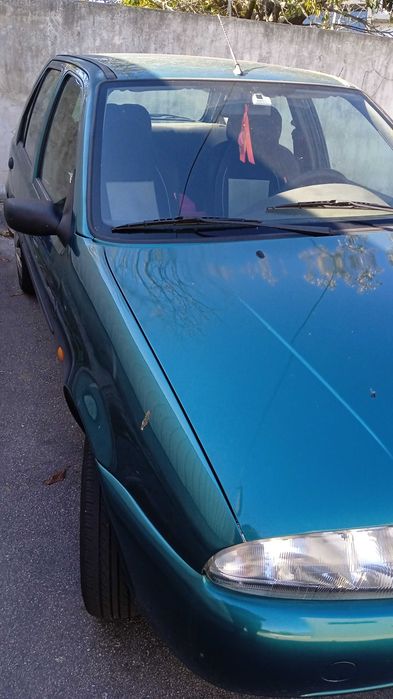 Vendo carro com problemas mecânicos.