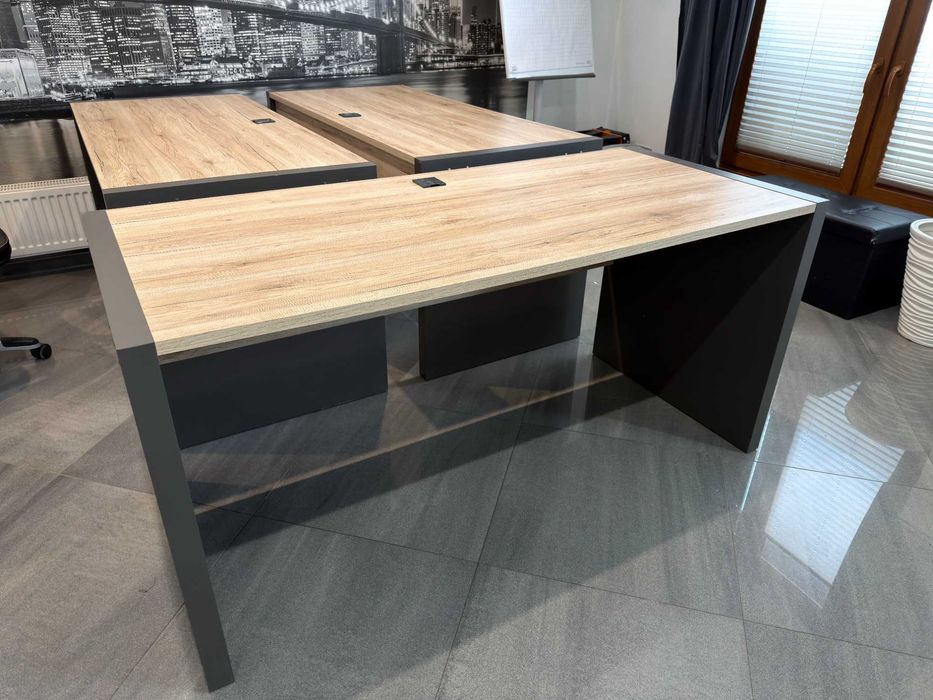 Biurka BRW do biura, drewniane-grafitowe, 3 szt. 160x70 cm.