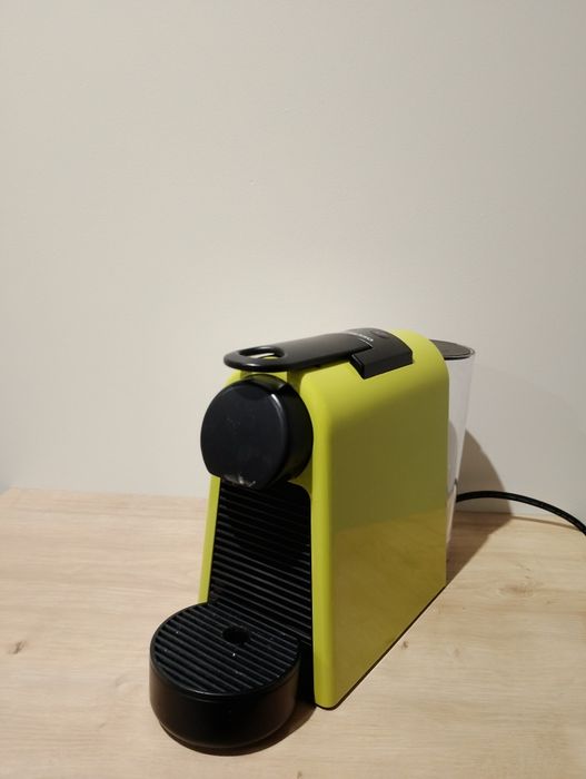 EKSPRES DO KAWY NESPRESSO ESSENZA MINI - limonkowy, kapsułkowy, sprawny