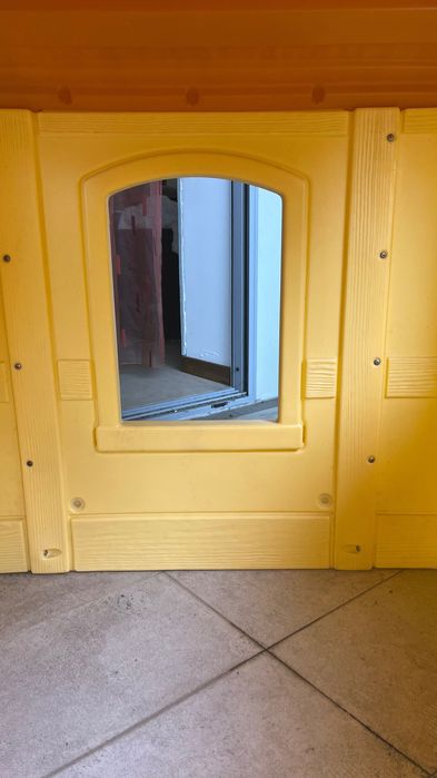 Casa de brincar semi-nova