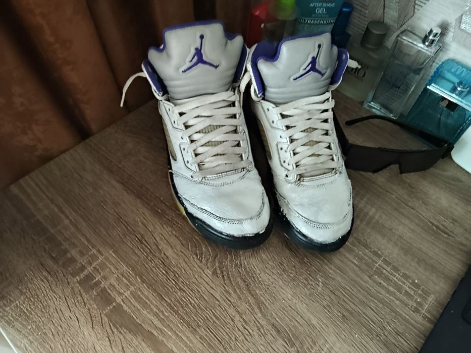 Nike Air Jordan 5 Retro у кольоровій гамі "Dark Concord".