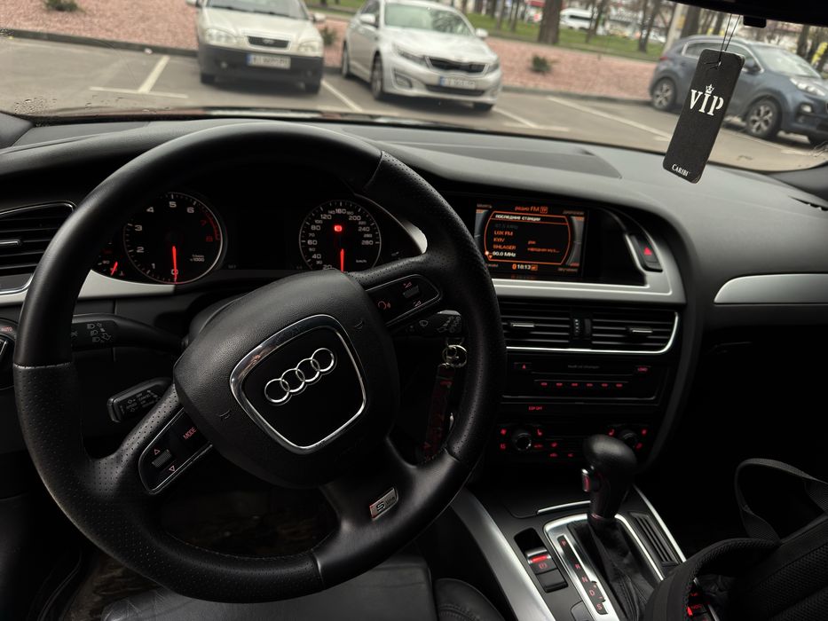 Продам Audi A4B8 sline