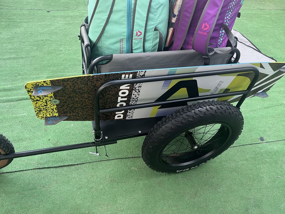 Przyczepka rowerowa na sprzet (kite surf windsurf)