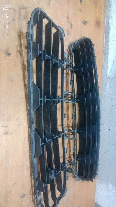 Grelha de parachoques Opel astra H 2007