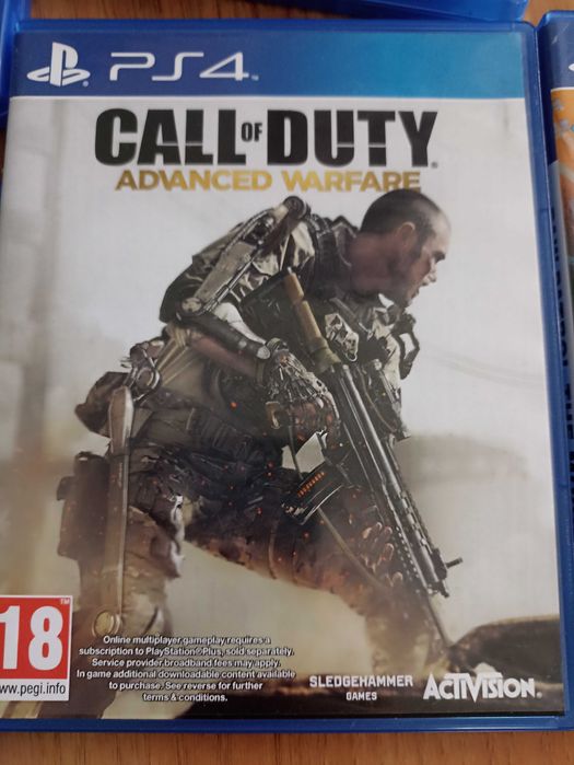 Ps4 com jogos, comandos, headset e carregador de comandos