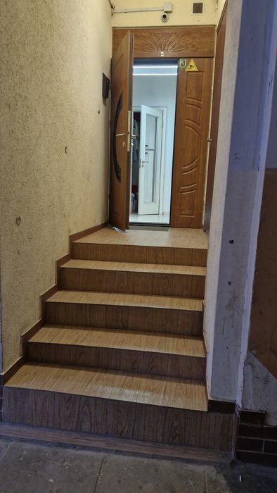 Поруч Т Ц Форум, вільна, 800 грн