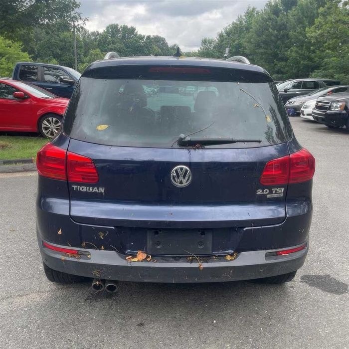 Volkswagen Tiguan SE 4Motion      2013