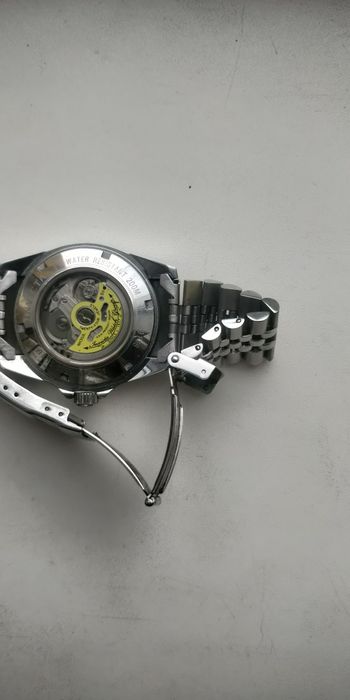 Продам часы Invicta