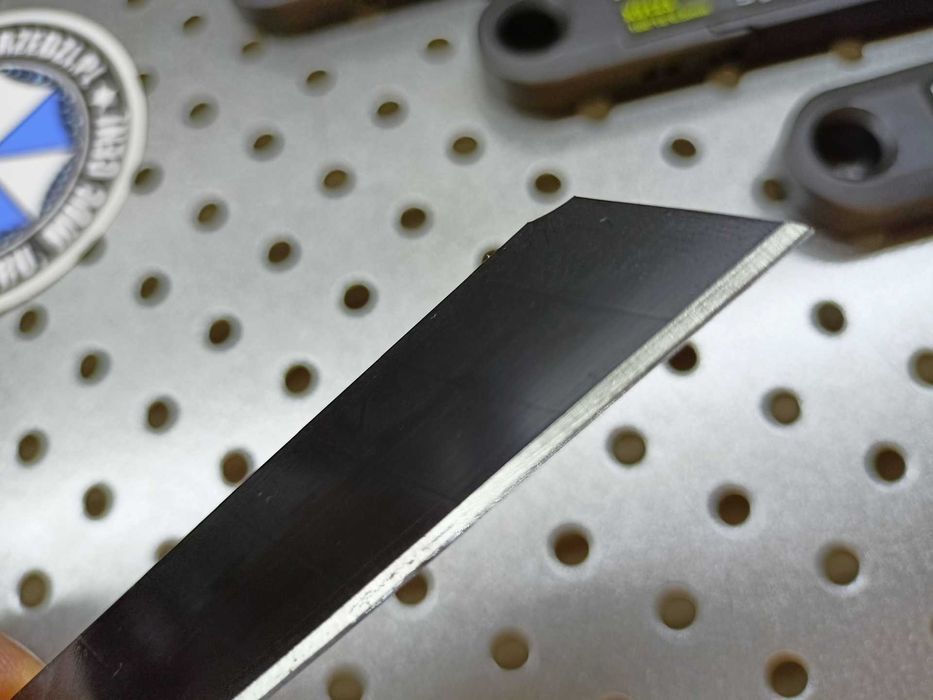 Ostrza łamane 18mm do nożyków - 10szt SK4 czarne ostrza do nożyka 18mm