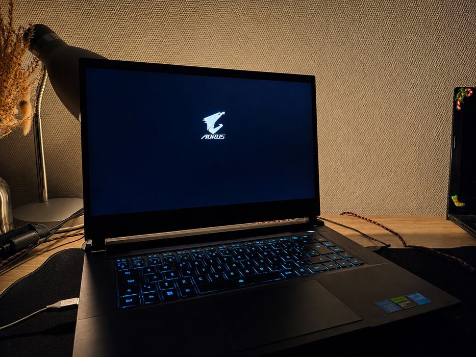 Laptop Gigabyte AORUS 15 9KF, RTX 4060, DDR5 16GB