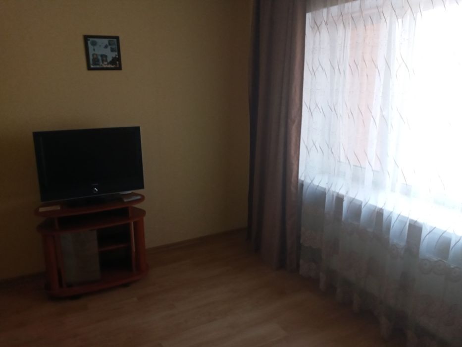 Центр.2-кімнатна квартира  напроти "Листопада