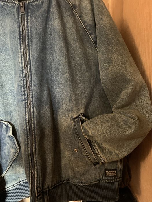 Levis нова куртка