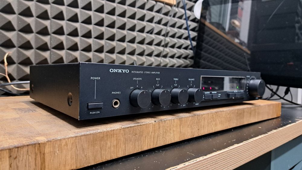 Wzmacniacz Onkyo A-06