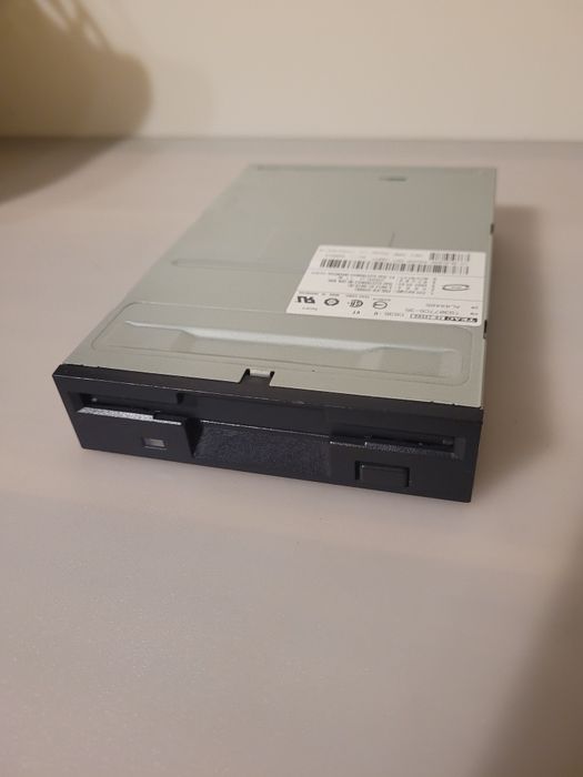 stacja dyskietek do komputera stacjonarnego