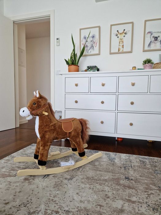 cavalo de madeira para criança