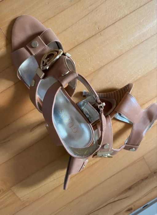 Sandálias GUESS novas Cerimónia 36