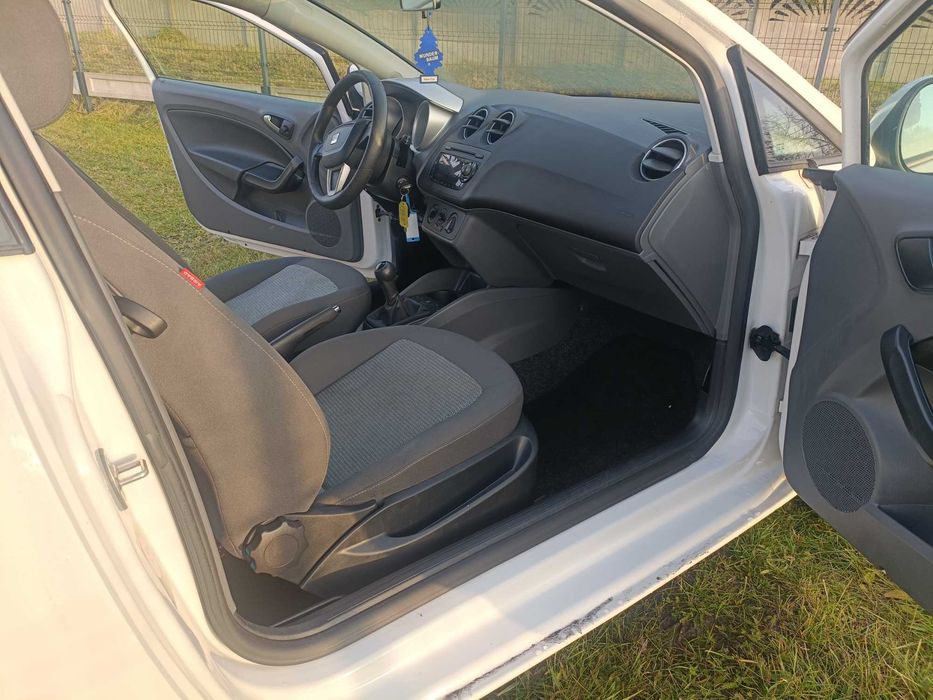 Sprzedam lub zamienię na busa Seat Ibiza 1.9 TDI 2009 r