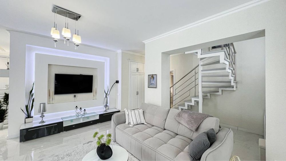 Продається  сучасний будинок в Дрогогобичі  без аналогів на ринку