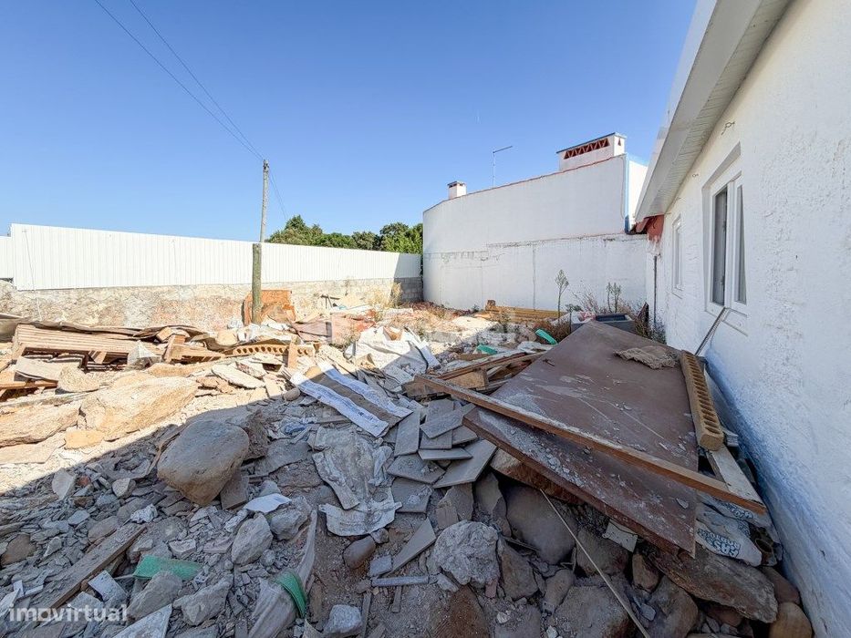 Moradia T1 em Montalvo com espaço exterior
