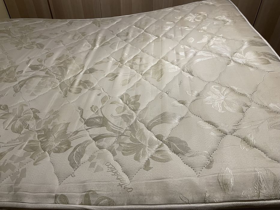 Colchão de casal ortopédico