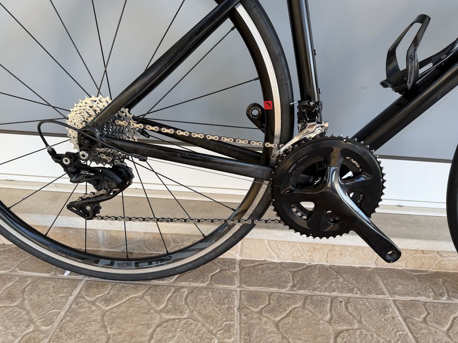 Bicicleta de estrada bem equipada