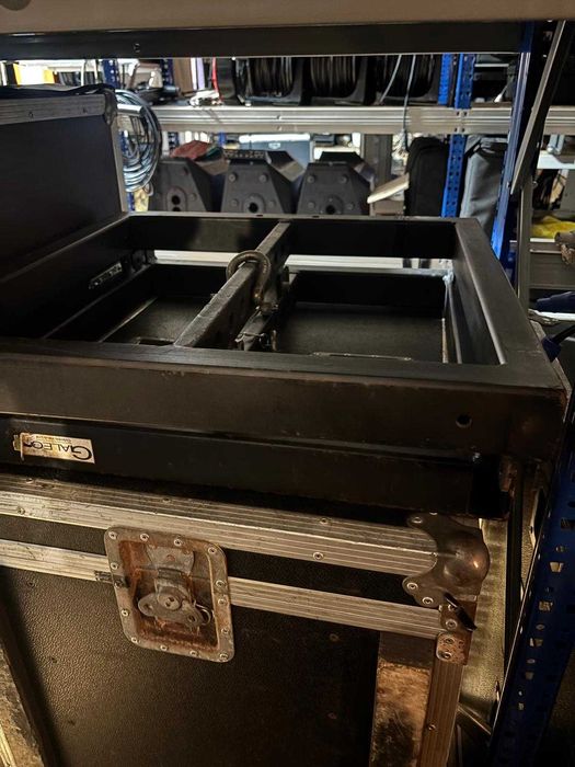 PA line array Seeburg Galeu 16 caixas
