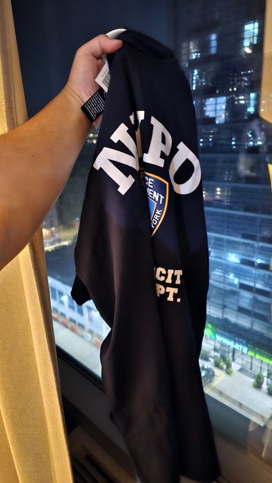 T-shirt  NYPD oficial (nova com etiqueta)