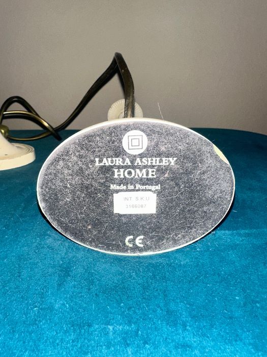 Par de candeeiros de ferro Laura Ashley