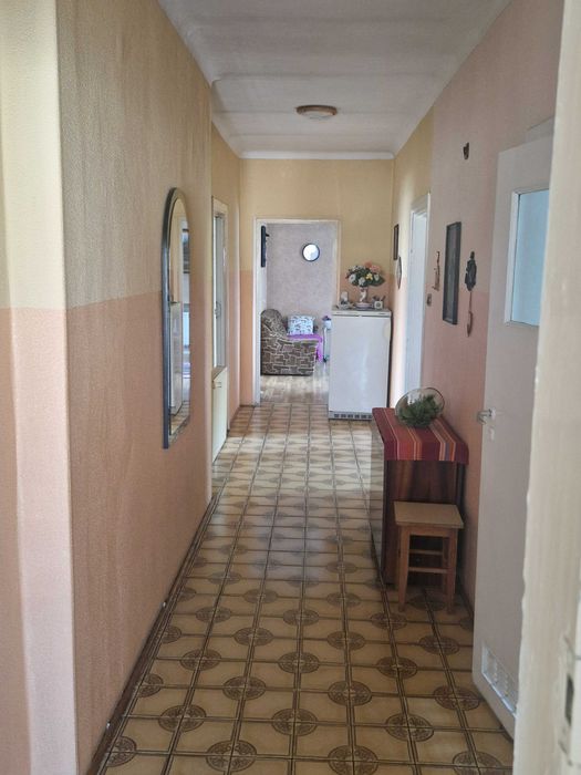 dom 200 m² + budynek usługowo-handlowy 260 m² - Więcej