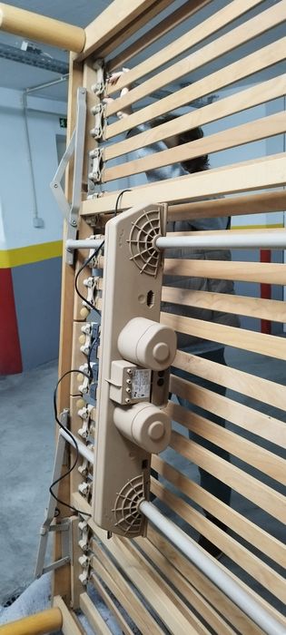 Conjunto somier eléctrico e colchão de látex