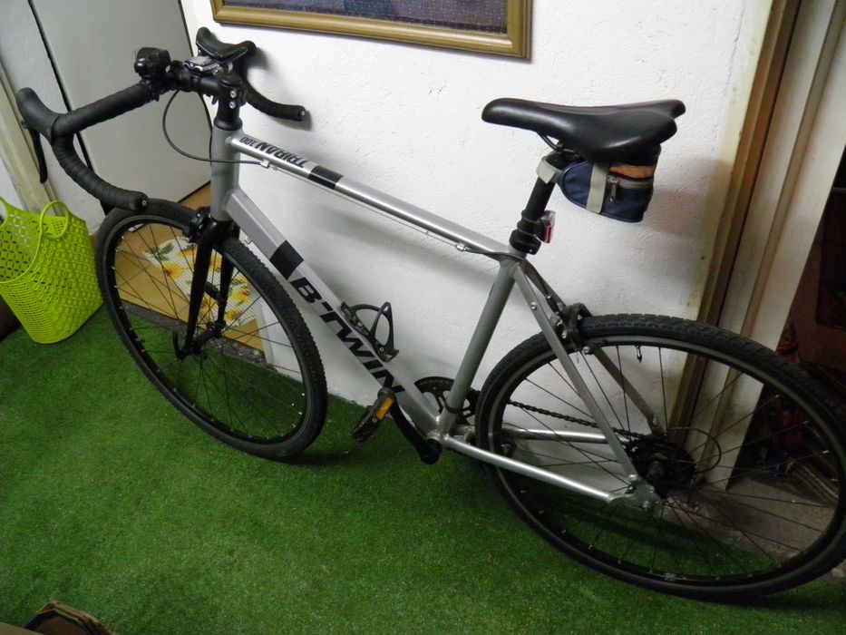 rower szosowy B TWIN Triban 100