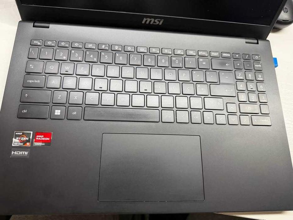 Portátil MSI 15.4" como novo