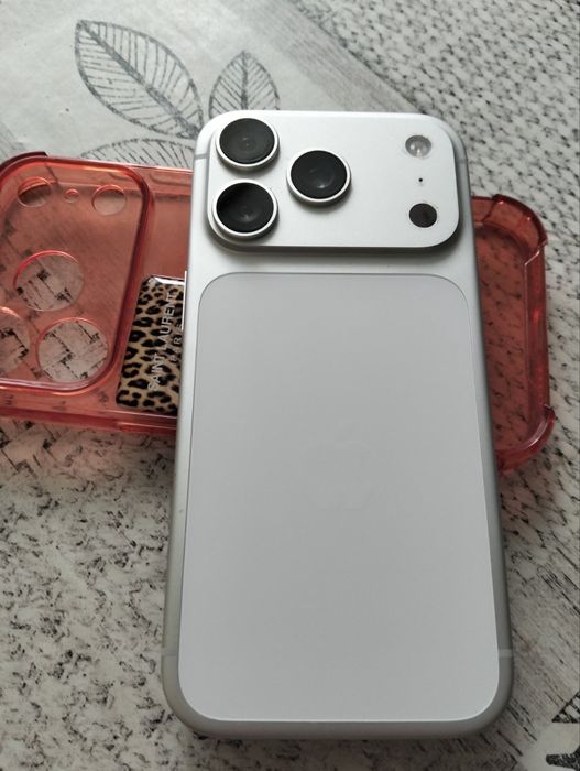 Iphone 17 pro silver